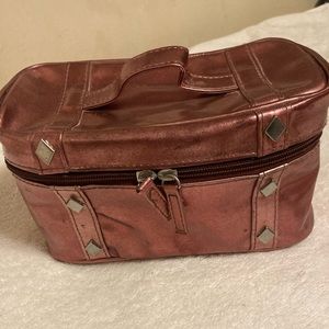Vintage Avon Shiny pink women’s cosmetic bag with 2 zippers and top handle